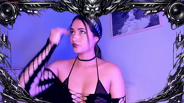 lara madisson online show from May 18, 8:09 am