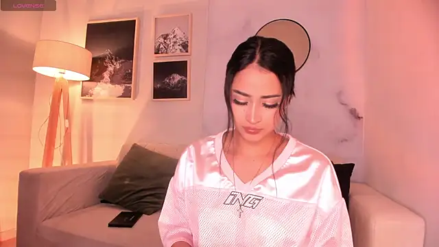 lara madisson online show from July 13, 6:49 am