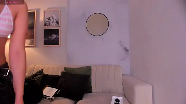 lara madisson online show from July 16, 5:46 am