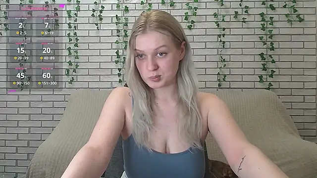 EmiliaDuchess online show from January 27, 11:54 am