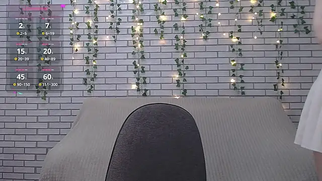 EmiliaDuchess online show from February 27, 6:18 am