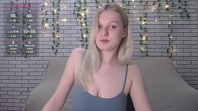 EmiliaDuchess online show from February 27, 12:45 pm