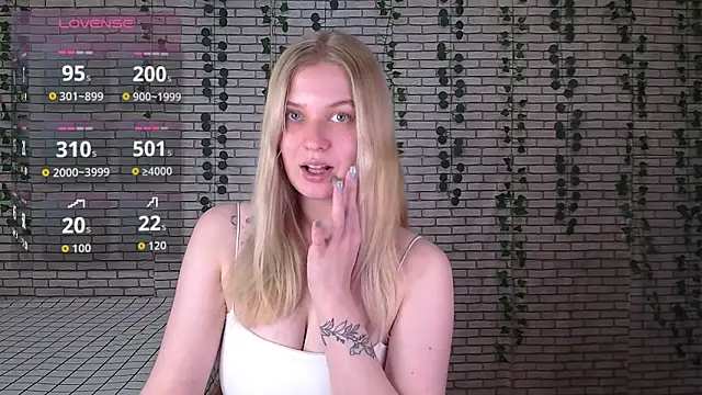 EmiliaDuchess online show from October 15, 9:53 am