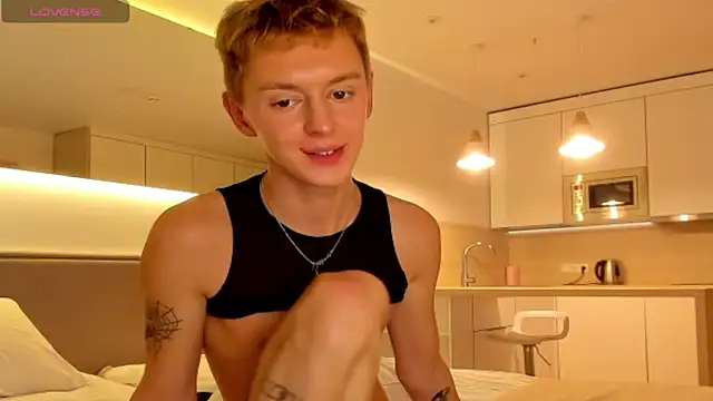 Snapshot of agelandreww chatting on December 4, 6:06 pm agelandreww online show from December 4, 6:06 pm