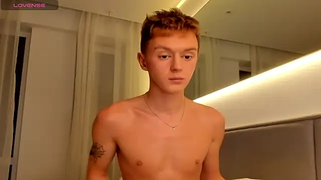 Snapshot of agelandreww chatting on December 26, 3:20 pm agelandreww online show from December 26, 3:20 pm