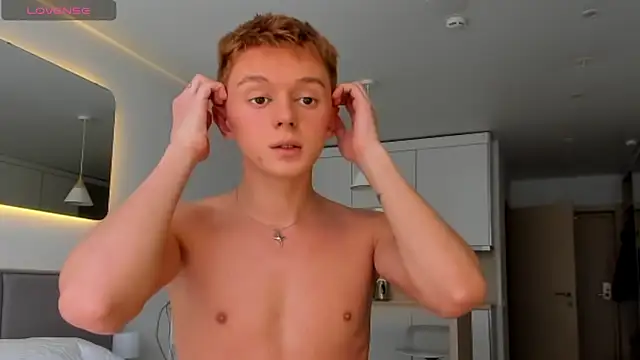 Snapshot of agelandreww chatting on February 14, 9:56 am agelandreww online show from February 14, 9:56 am