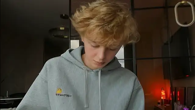 agelandreww online show from April 23, 3:14 pm