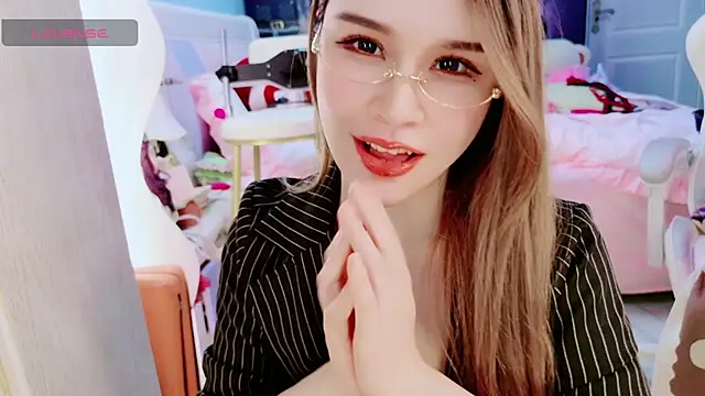 HU131452 online show from December 10, 11:19 pm