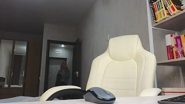 Marietta Castro online show from January 8, 2:30 pm