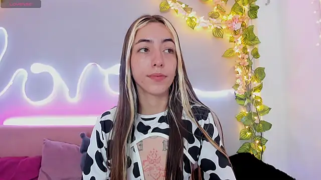 YouliteSllut2 online show from December 5, 7:49 pm