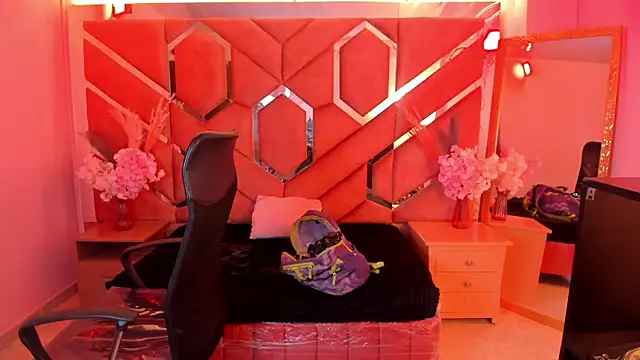 Snapshot of Olivia_Fox69 chatting on June 20, 3:42 am Olivia Fox69 online show from June 20, 3:42 am