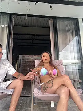 parejacaliente20154 online show from April 21, 10:34 pm