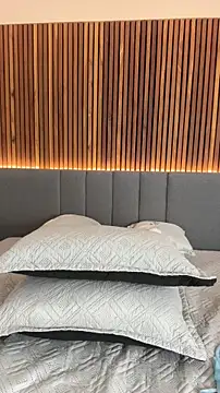 EmiilyAdams  online show from March 3, 9:53 pm