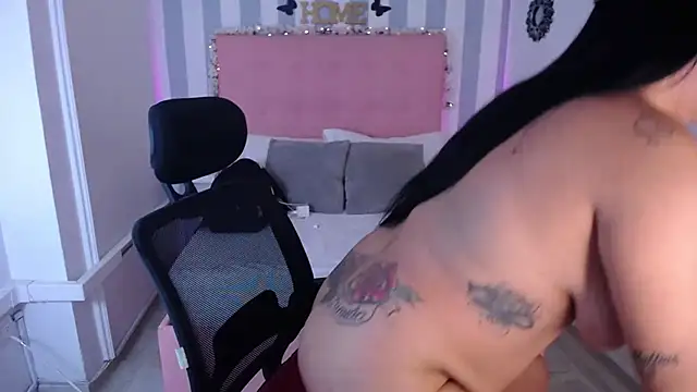 Snapshot of Lunna_boobs chatting on October 15, 4:12 am Lunna boobs online show from October 15, 4:12 am