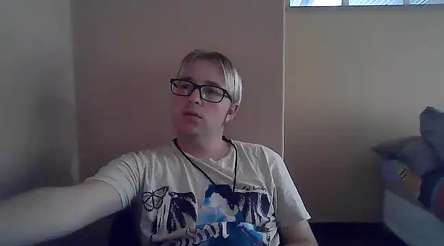 Snapshot of bisexualboy05 chatting on March 11, 11:01 am bisexualboy05 online show from March 11, 11:01 am