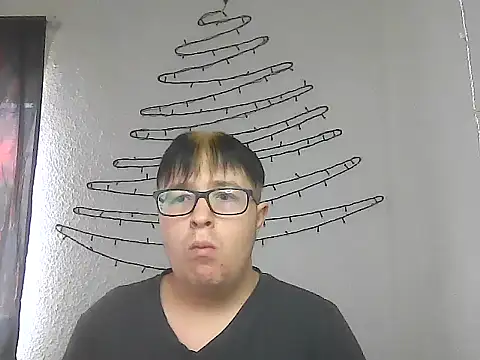 Snapshot of bisexualboy05 chatting on November 21, 8:35 am bisexualboy05 online show from November 21, 8:35 am