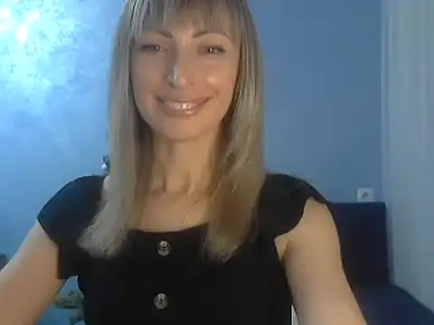 Snapshot of EffectMaya chatting on January 7, 4:48 pm EffectMaya online show from January 7, 4:48 pm