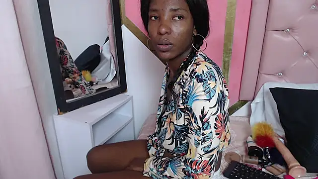 Snapshot of Madeline_Woods chatting on February 26, 7:27 pm Madeline Woods online show from February 26, 7:27 pm