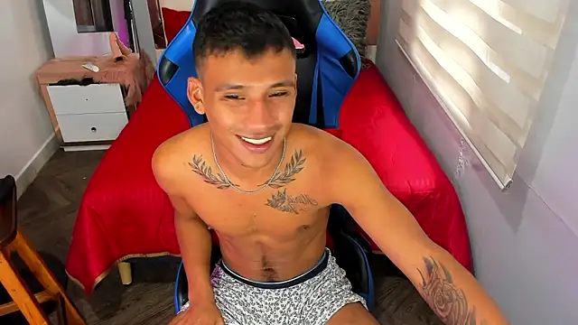 Snapshot of Backsex_boy chatting on October 28, 2:09 pm Backsex boy online show from October 28, 2:09 pm