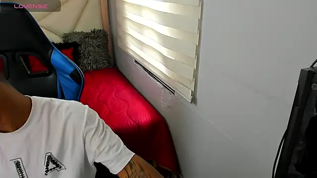 Snapshot of Backsex_boy chatting on October 31, 3:35 pm Backsex boy online show from October 31, 3:35 pm