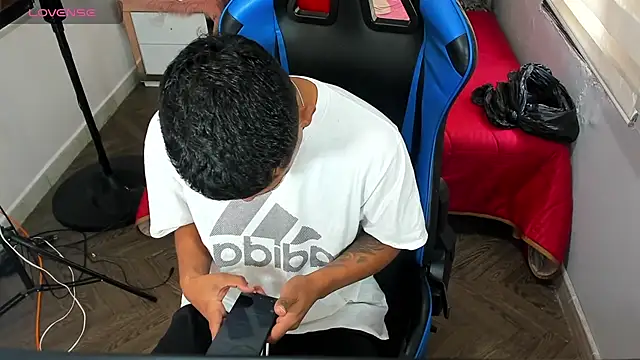 Snapshot of Backsex_boy chatting on November 1, 3:36 pm Backsex boy online show from November 1, 3:36 pm