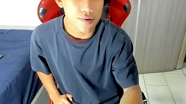 Snapshot of Backsex_boy chatting on February 24, 3:15 am Backsex boy online show from February 24, 3:15 am