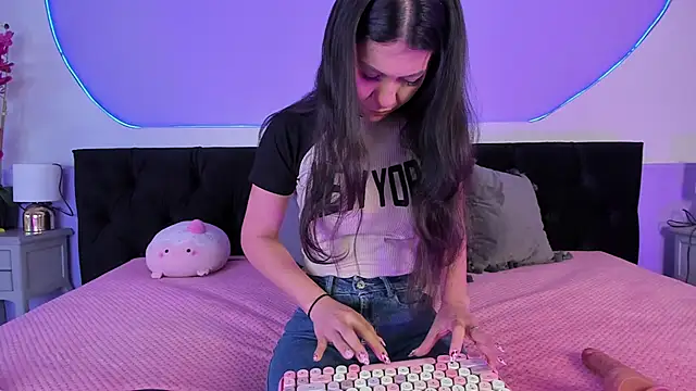 Julieta Cortes   online show from October 20, 11:54 am