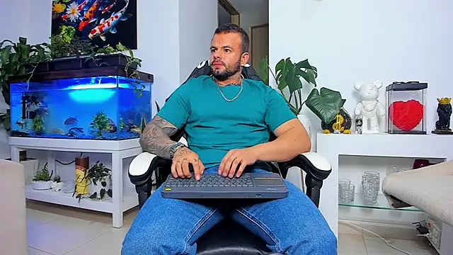 Johnnygrayson1 online show from November 9, 12:42 am