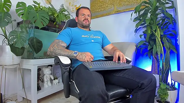 Johnnygrayson1 online show from April 9, 11:32 pm