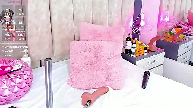 Snapshot of ShanelWest chatting on December 19, 4:35 pm ShanelWest online show from December 19, 4:35 pm