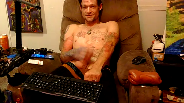 Snapshot of TheOneYouLove69 chatting on March 14, 11:12 am TheOneYouLove69 online show from March 14, 11:12 am