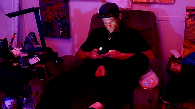 Snapshot of TheOneYouLove69 chatting on March 15, 5:08 am TheOneYouLove69 online show from March 15, 5:08 am