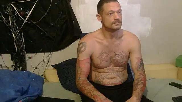 Snapshot of TheOneYouLove69 chatting on December 20, 9:00 pm TheOneYouLove69 online show from December 20, 9:00 pm