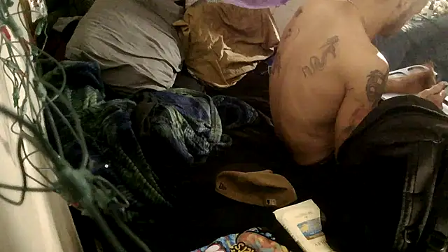 TheOneYouLove69 online show from April 21, 8:12 pm