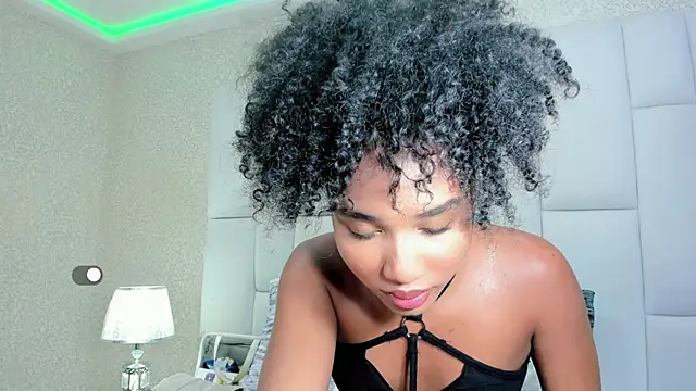 Snapshot of Andreayano chatting on October 1, 4:40 am Andreayano online show from October 1, 4:40 am