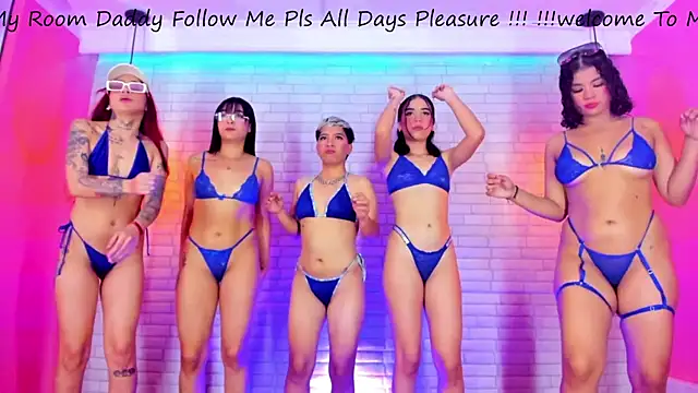 GIRLS DIRTY XTREME online show from January 15, 4:00 pm