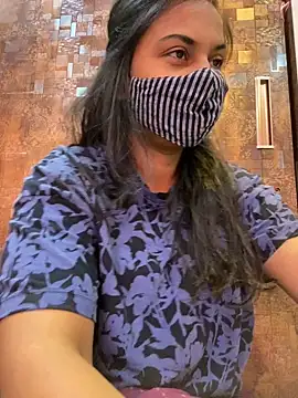 HaaniKaur online show from January 6, 7:42 am