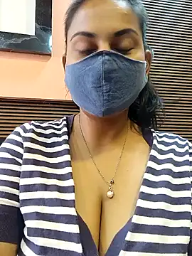 HaaniKaur online show from January 16, 8:00 am