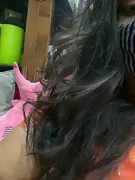 HaaniKaur online show from March 6, 5:22 pm