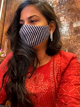 HaaniKaur online show from October 14, 7:09 am