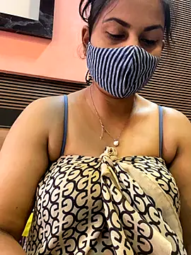 HaaniKaur online show from October 15, 7:19 am