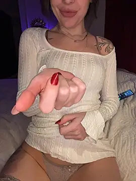 RubyLunaa online show from December 15, 7:51 pm