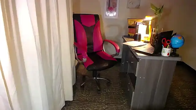 danielle rose 1 online show from April 7, 2:06 pm