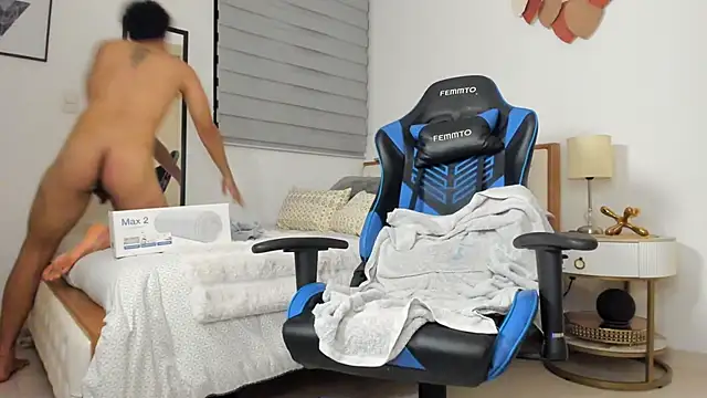 mateoleonee online show from January 2, 7:23 am