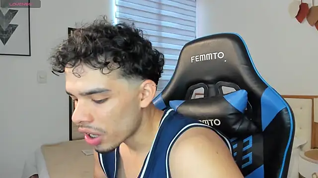 mateoleonee online show from February 20, 6:02 pm