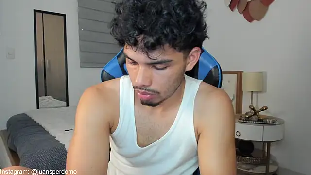 mateoleonee online show from March 11, 3:37 am