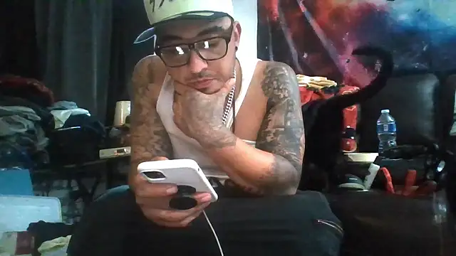 Snapshot of Antoniothedon chatting on January 13, 8:52 am Antoniothedon online show from January 13, 8:52 am