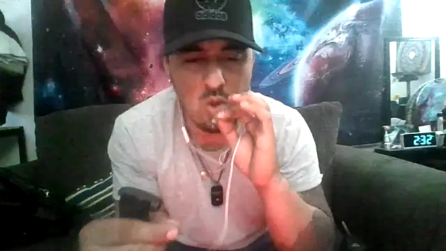 Snapshot of Antoniothedon chatting on April 27, 9:35 pm Antoniothedon online show from April 27, 9:35 pm