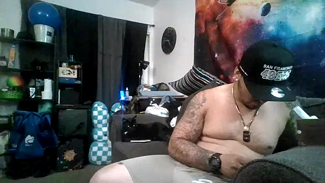 Snapshot of Antoniothedon chatting on May 10, 11:48 am Antoniothedon online show from May 10, 11:48 am