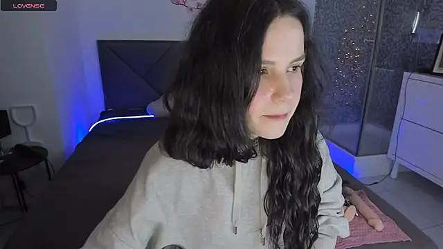 CassieEvans online show from April 16, 5:41 am